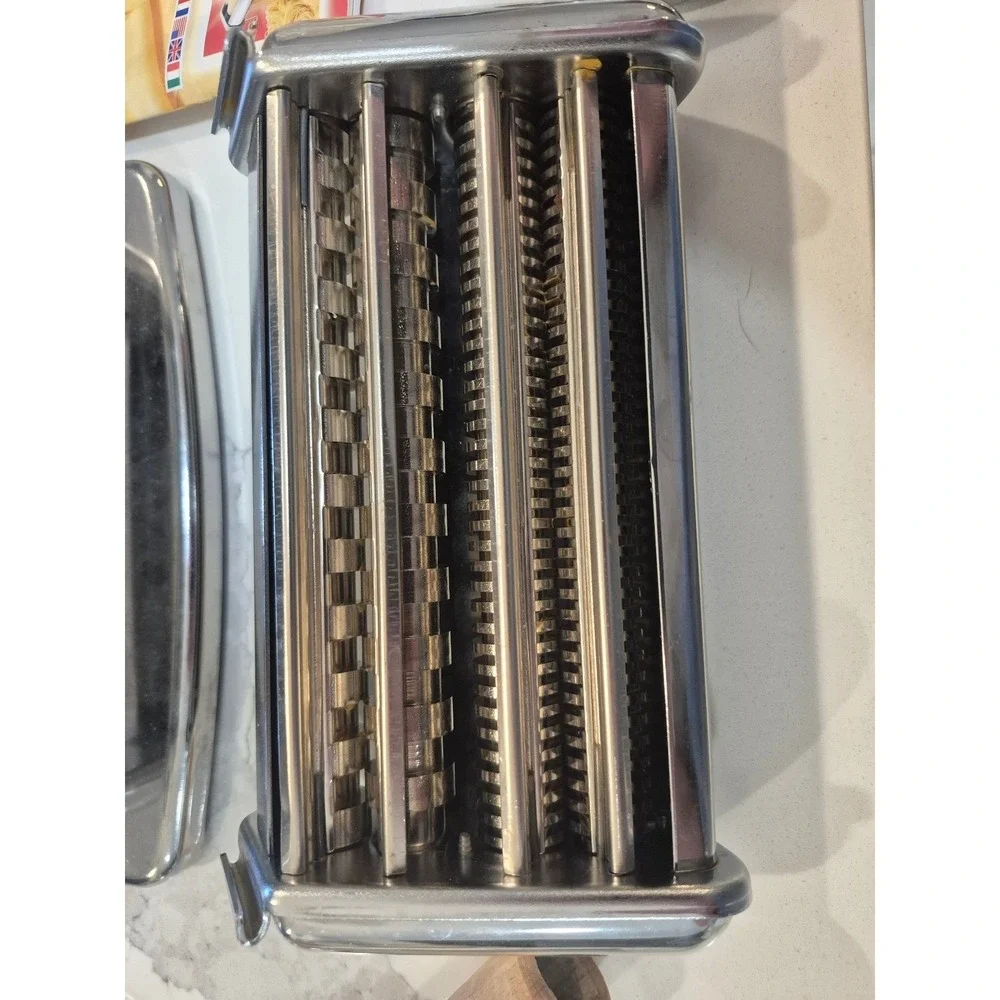 Imperia Pasta‎ Maker Machine Made in Italy Chrome Steel Manual Roller and Cutter